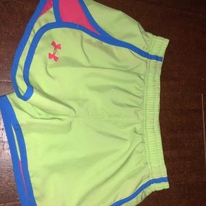 Underarmour youth medium athletic shorts